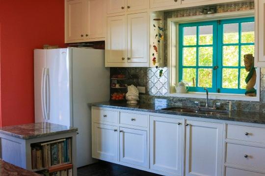 Livingroom/ kitchen area